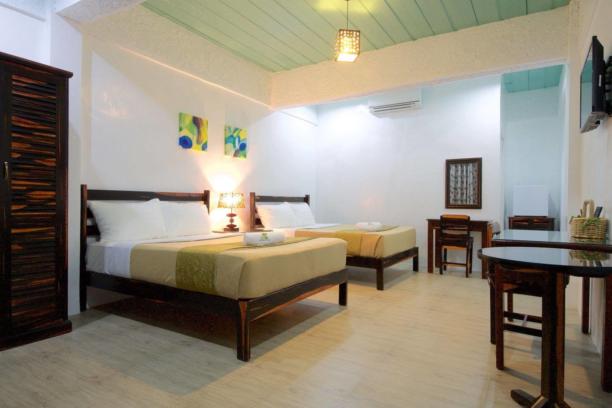 Ala Amid Bed And Breakfast Puerto Princesa Exterior photo