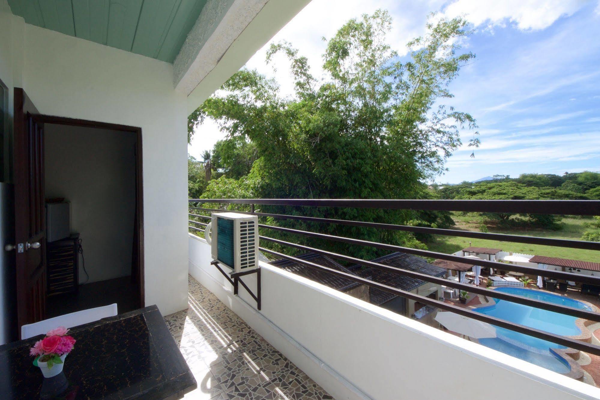 Ala Amid Bed And Breakfast Puerto Princesa Exterior photo